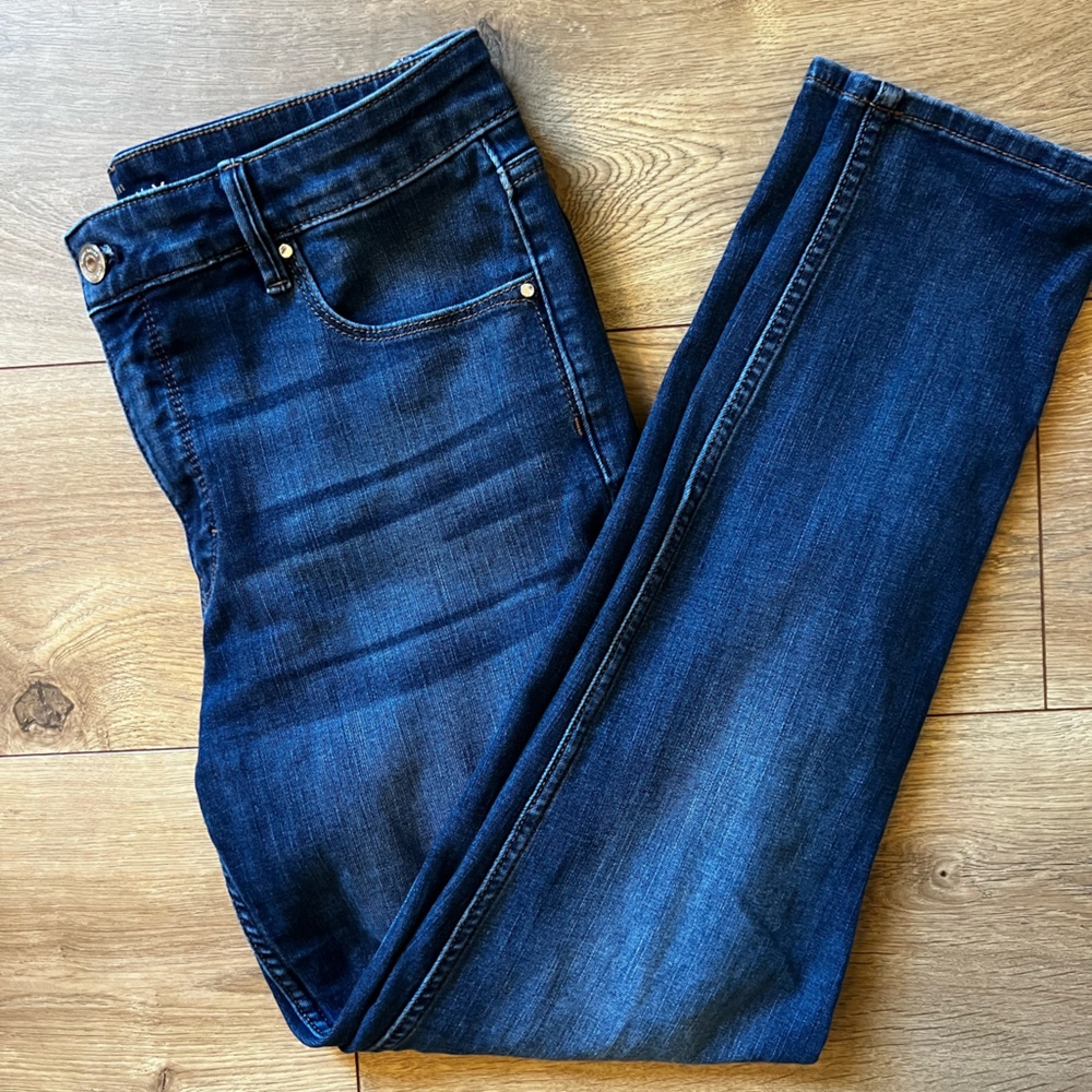 White House black market jeans - LOVED this jeans. For great and nice stretch